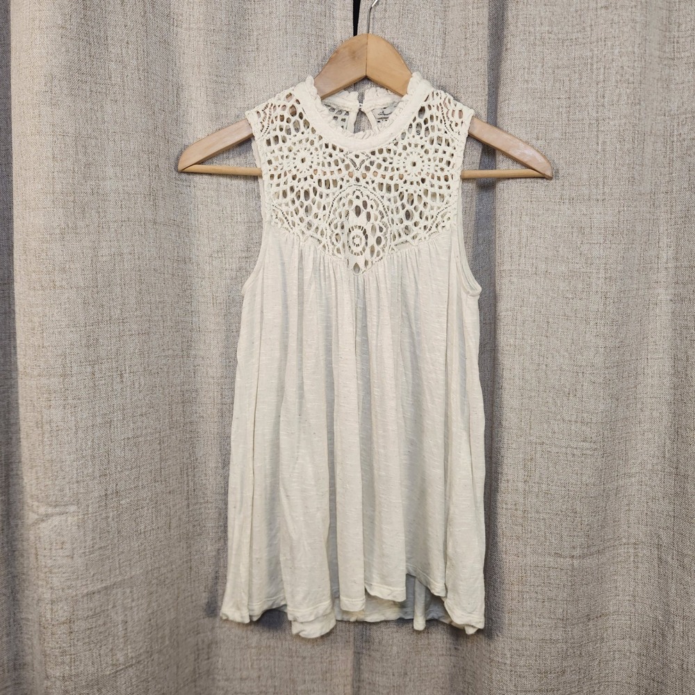 American Rag Cie White Crochet Neck Sleeveless Tank Top Size S